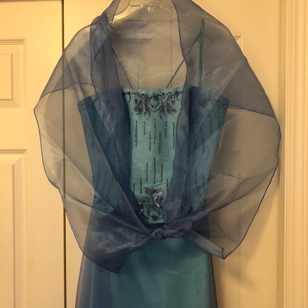 Laura  Ryner Grad/Formal Maxi Dress